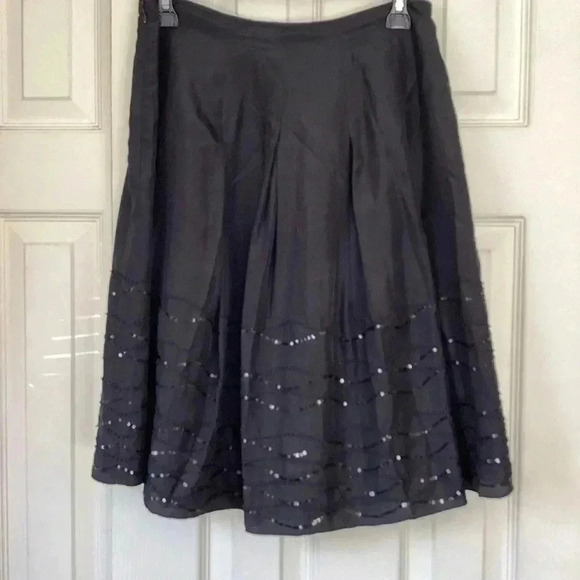 Talbots NWOT 100% Silk Women's Sz 2  Petite Black Sequin Trim Pleated Skirt - Picture 5 of 7